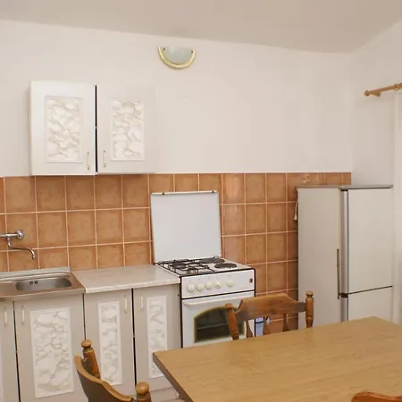 Grebastica 4207b Apartment Baselovici