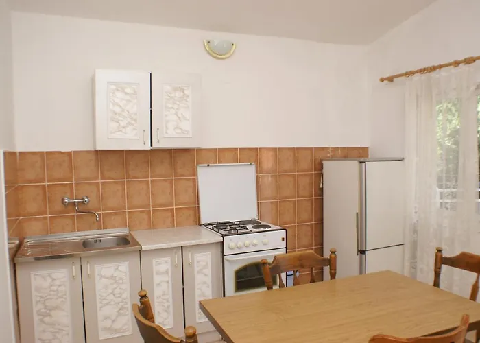 Grebastica 4207b Daire Baselovici